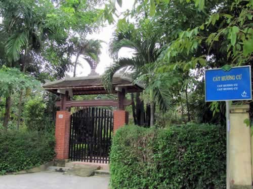 Nhiều nhà vườn trong tuyến Phú Mộng- Kim Long được quy hoạch trong điểm tham quan cho du khách nhưng vẫn cửa đóng then cài.